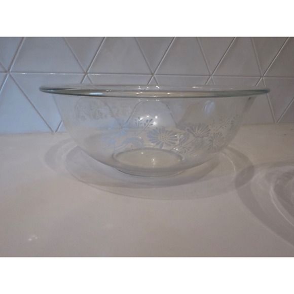 Vintage Pyrex Clear Glass Floral Etched Mixing Bowls Set of 3 Nesting USA - Picture 4 of 7